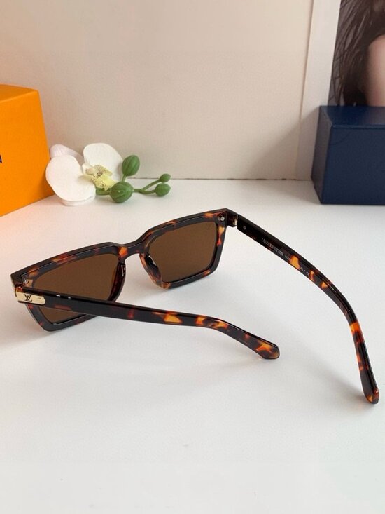 Louis Vuitton Style Tortoise Shell Square Sunglasses